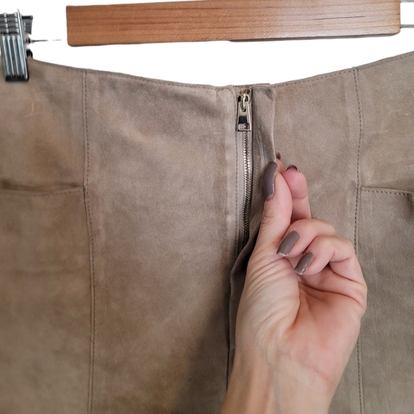 St. John Suede and Leather Paneled Trousers - Picture 5 of 13